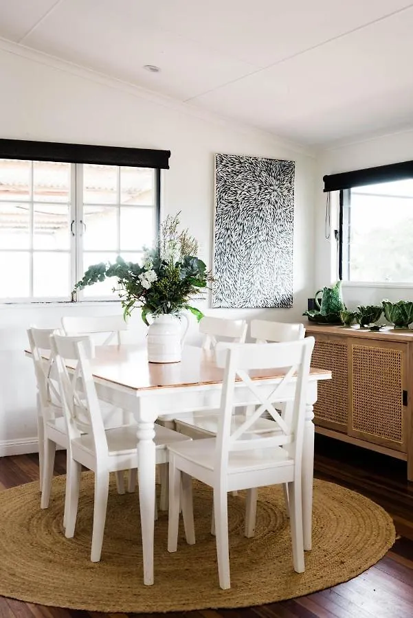 Thirlestane Farm Cottage & Barn Cooroy أستراليا