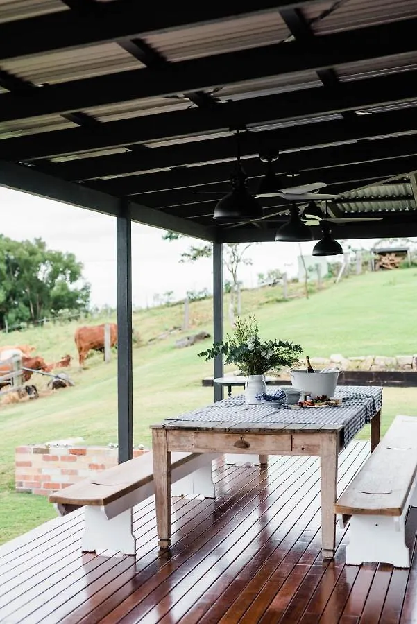 مزرعة للإقامة Thirlestane Farm Cottage & Barn Cooroy