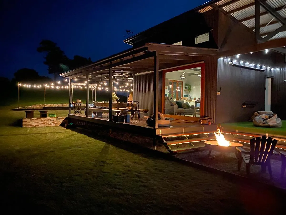 مزرعة للإقامة Thirlestane Farm Cottage & Barn Cooroy