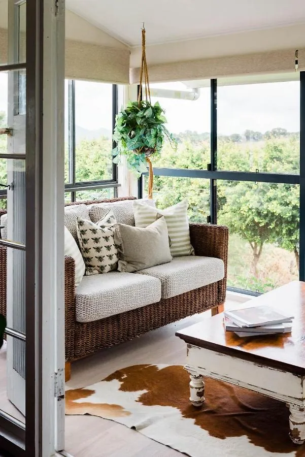 Thirlestane Farm Cottage & Barn Cooroy