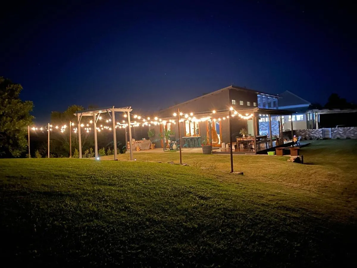 Thirlestane Farm Cottage & Barn Cooroy Australien